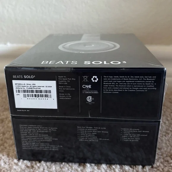 Beats Solo 3 Headphones - Picture 5 of 5